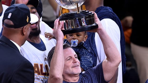 dan-gilbert-championship-rings-cavaliers.jpg